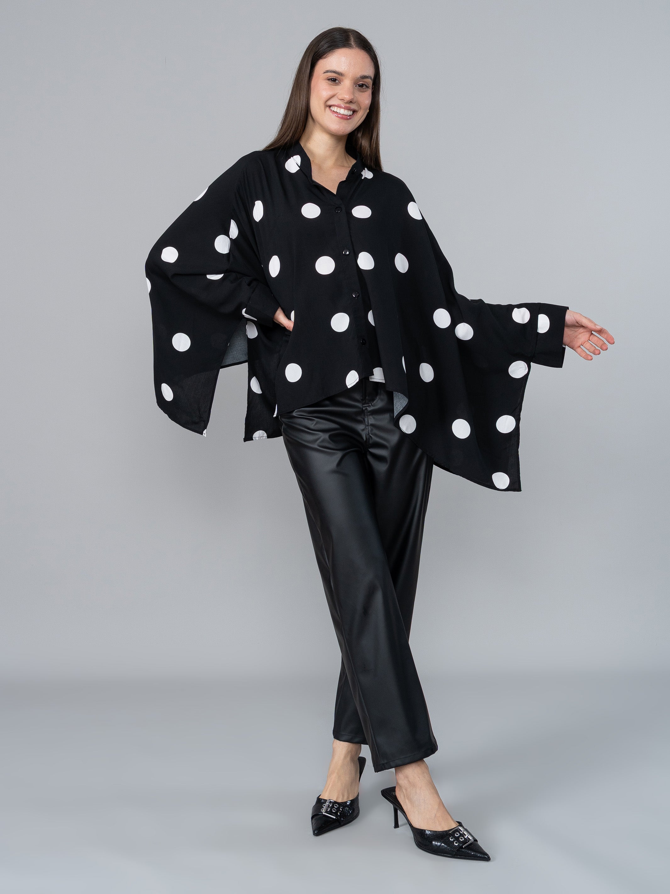 Blusa Cuadrada Polka Dods