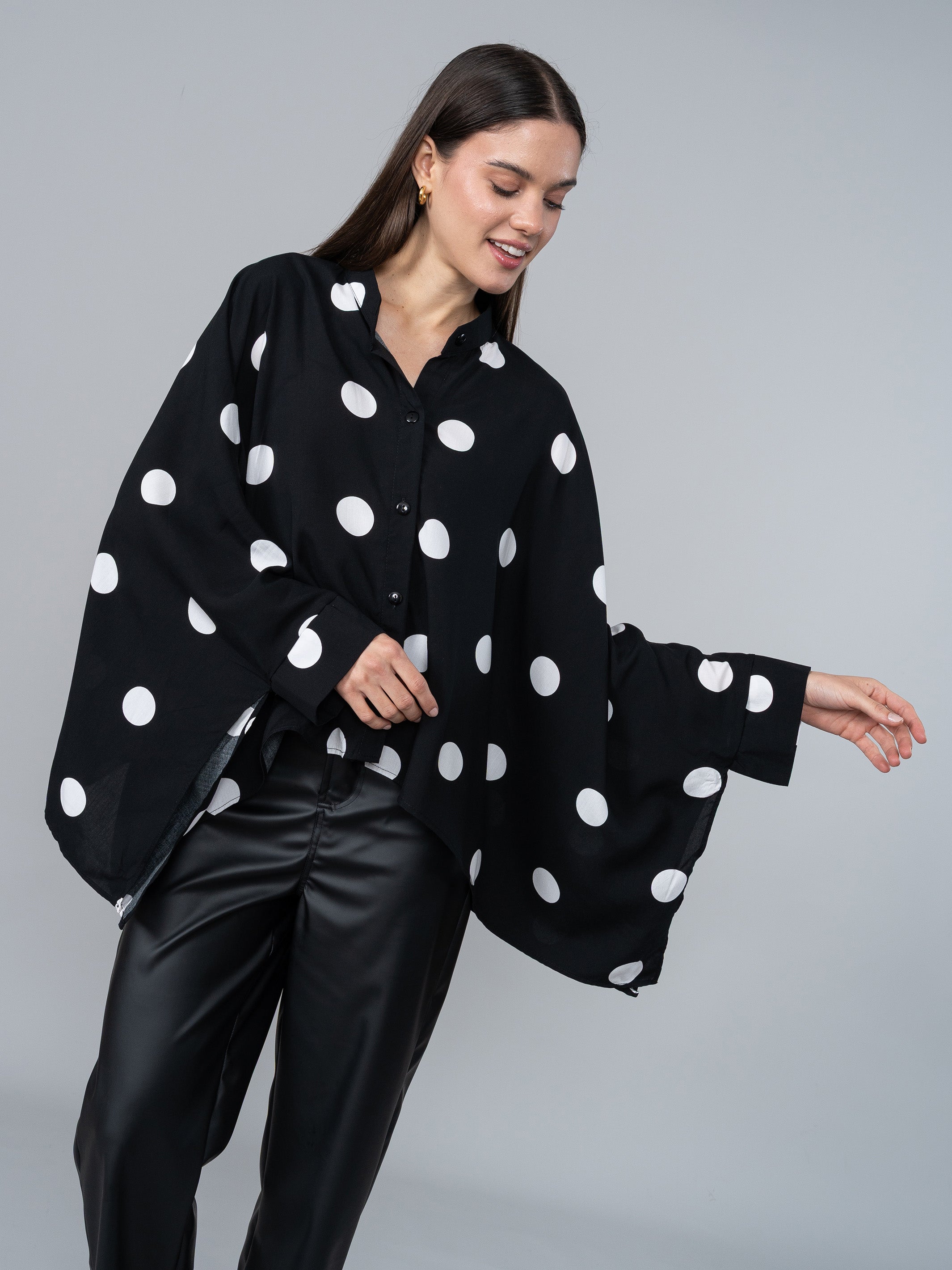 Blusa Cuadrada Polka Dods