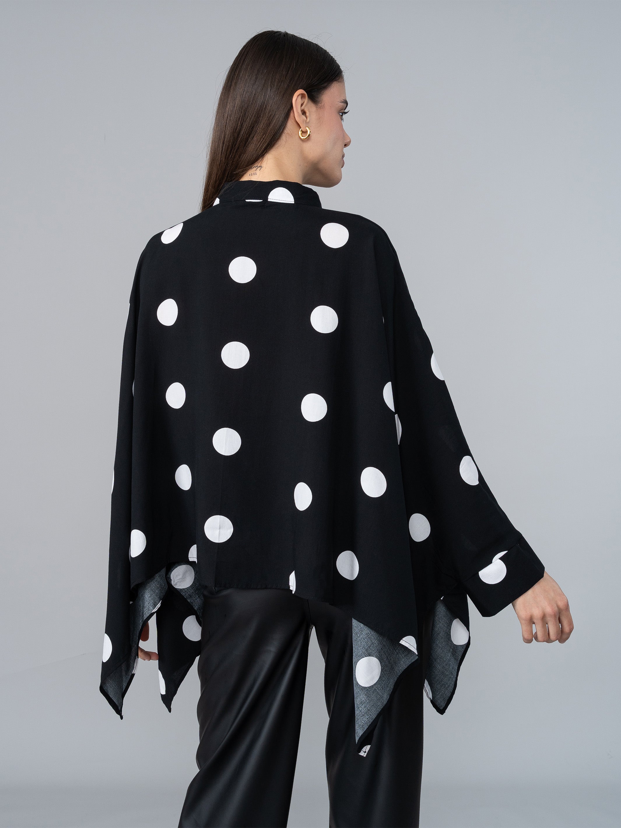 Blusa Cuadrada Polka Dods
