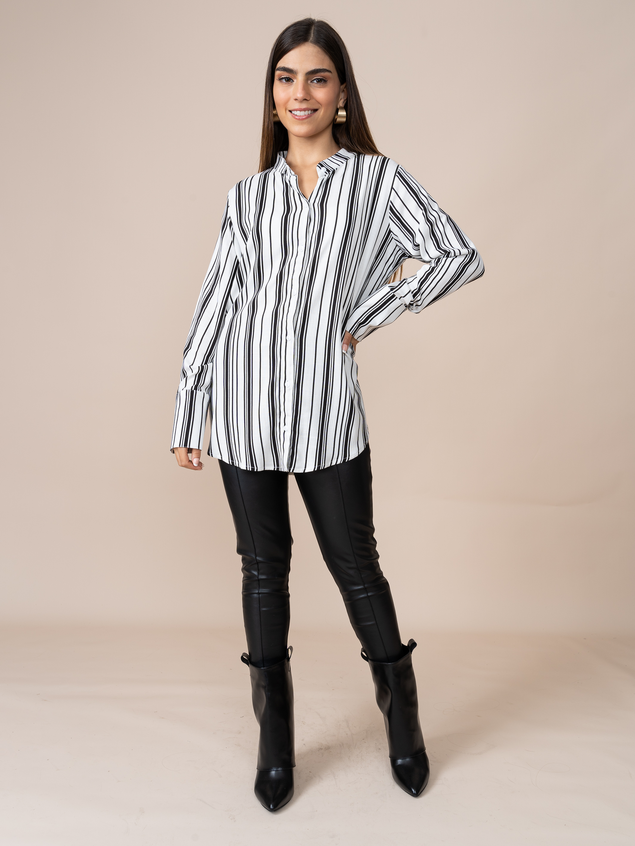 Blusa Gianina Rayas Negras