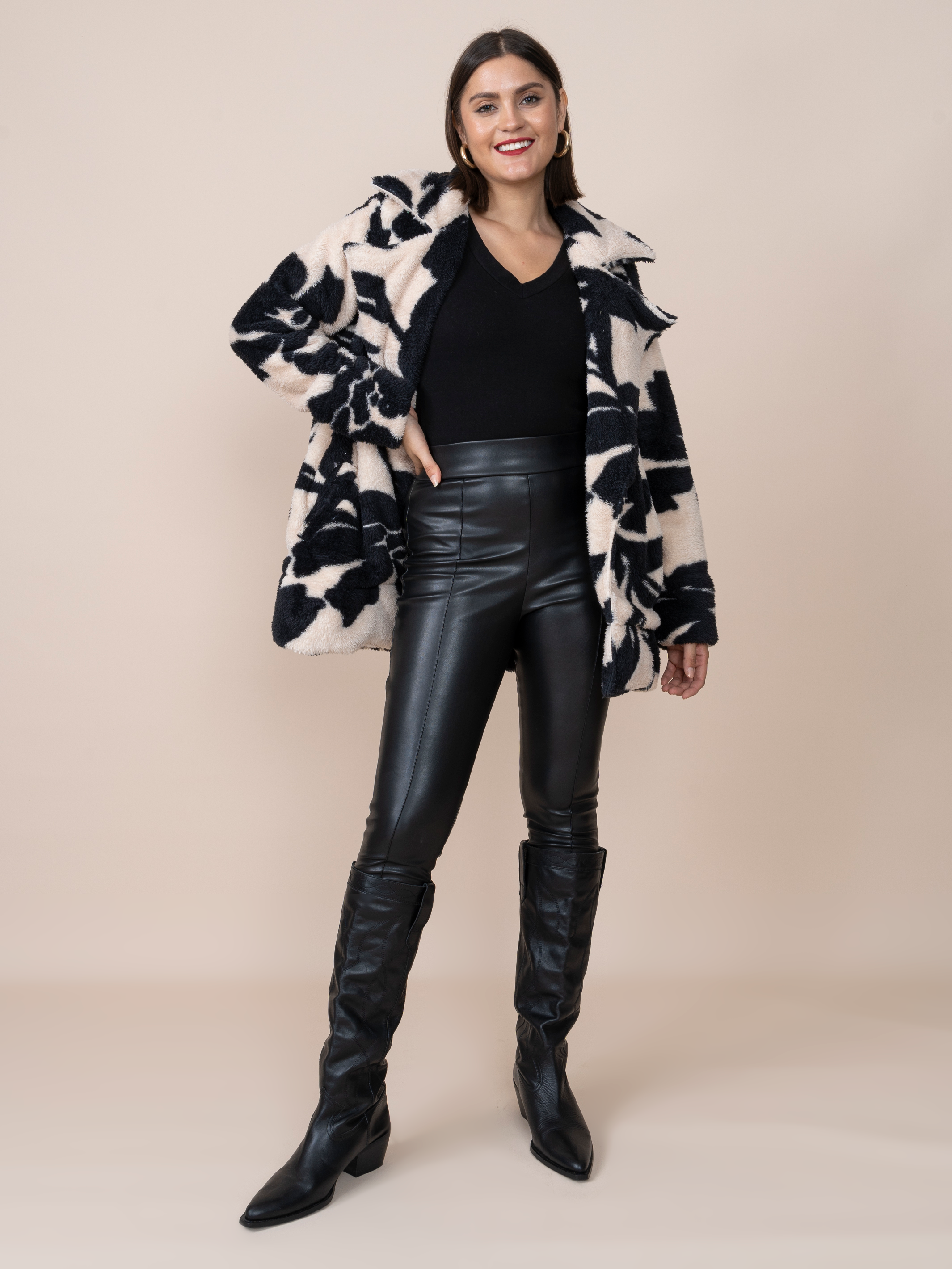 Abrigo Viviana Estampado Negro