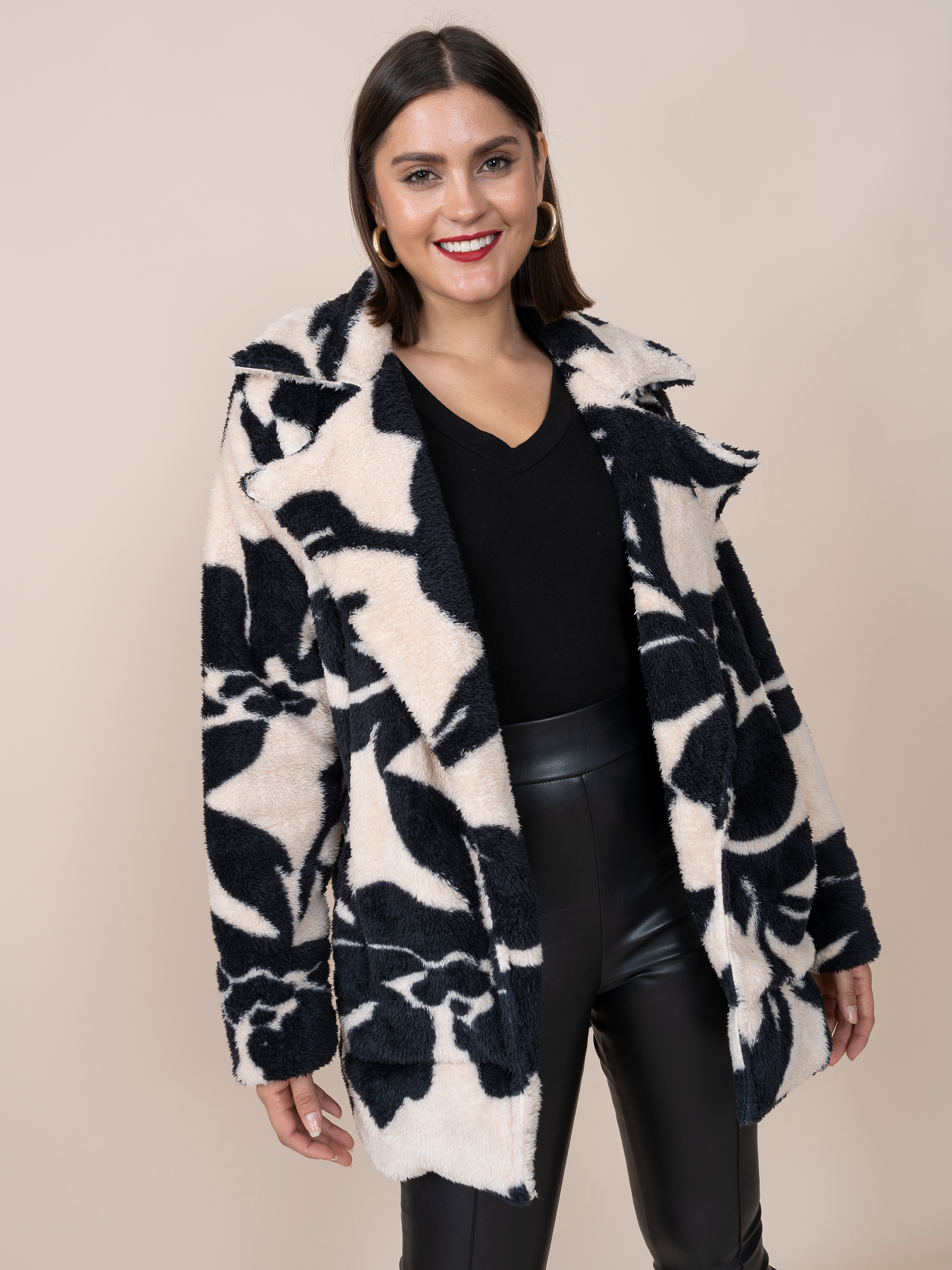 Abrigo Viviana Estampado Negro