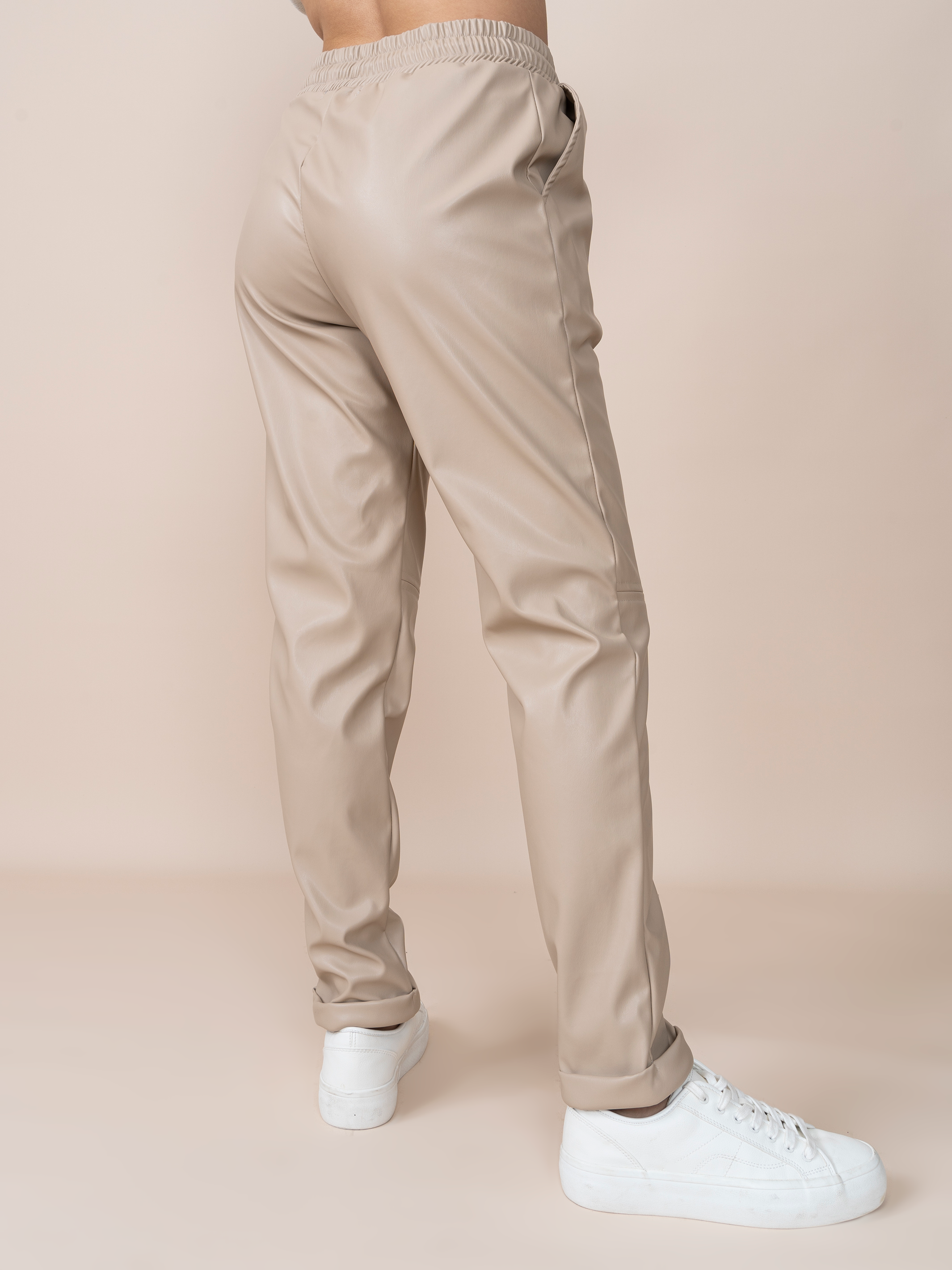 Jogger de Cuerina Grace Crema