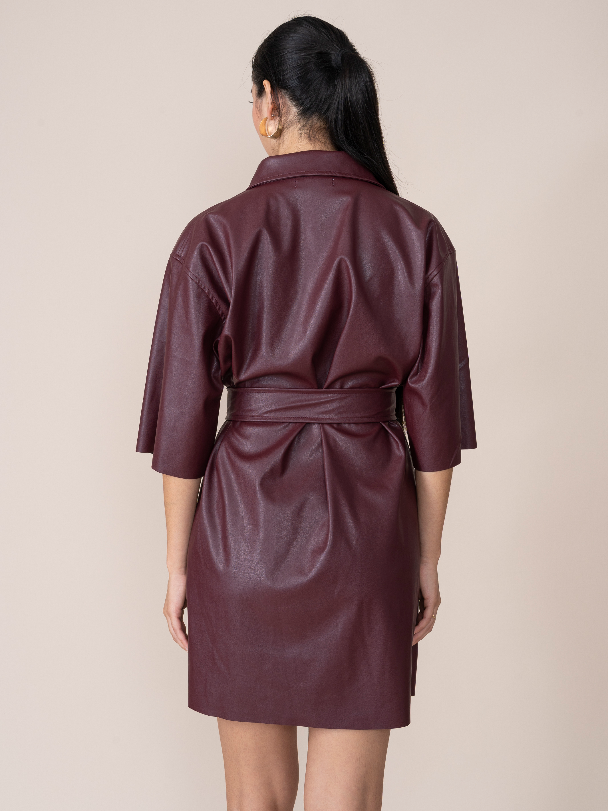 Vestido de Cuerina Alondra Guinda