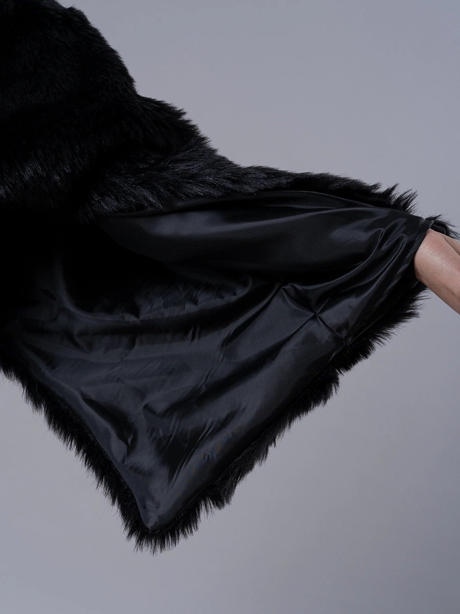Capa Fur Alana negro - Abrigo de La Matier