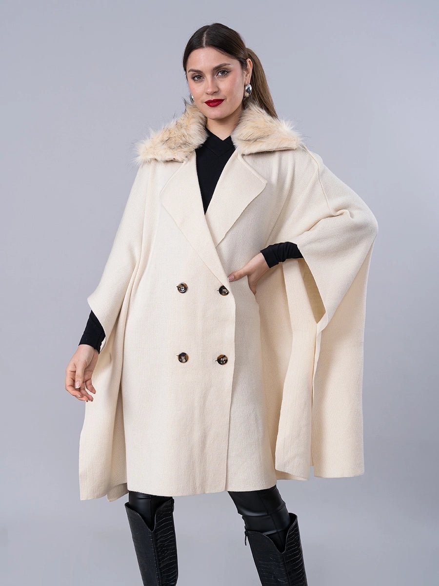 Poncho Tejido Crema Cuello Peluche - Abrigo de La Matier