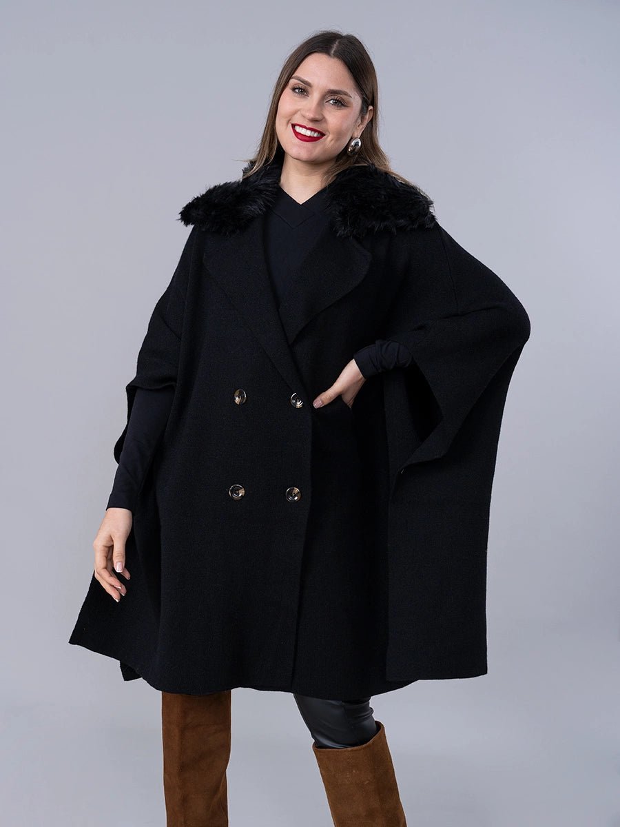 Poncho Tejido Negro Cuello Peluche - Abrigo de La Matier