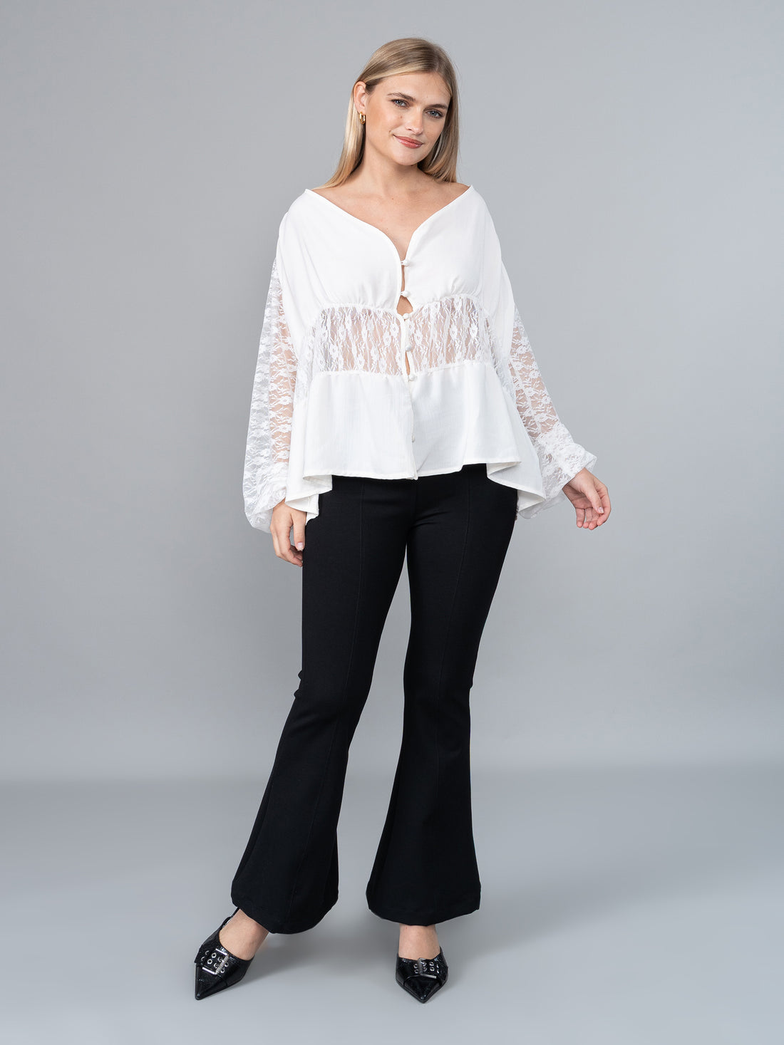 Blusa Valentina Hueso en Lino/Encaje