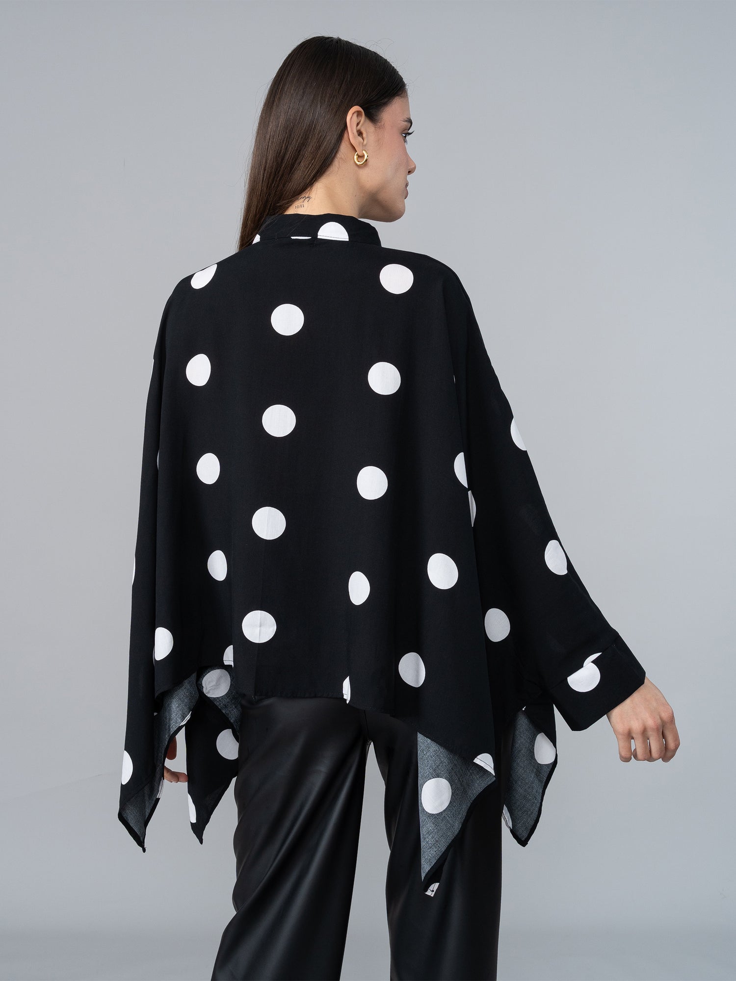 Blusa Cuadrada Polka Dods