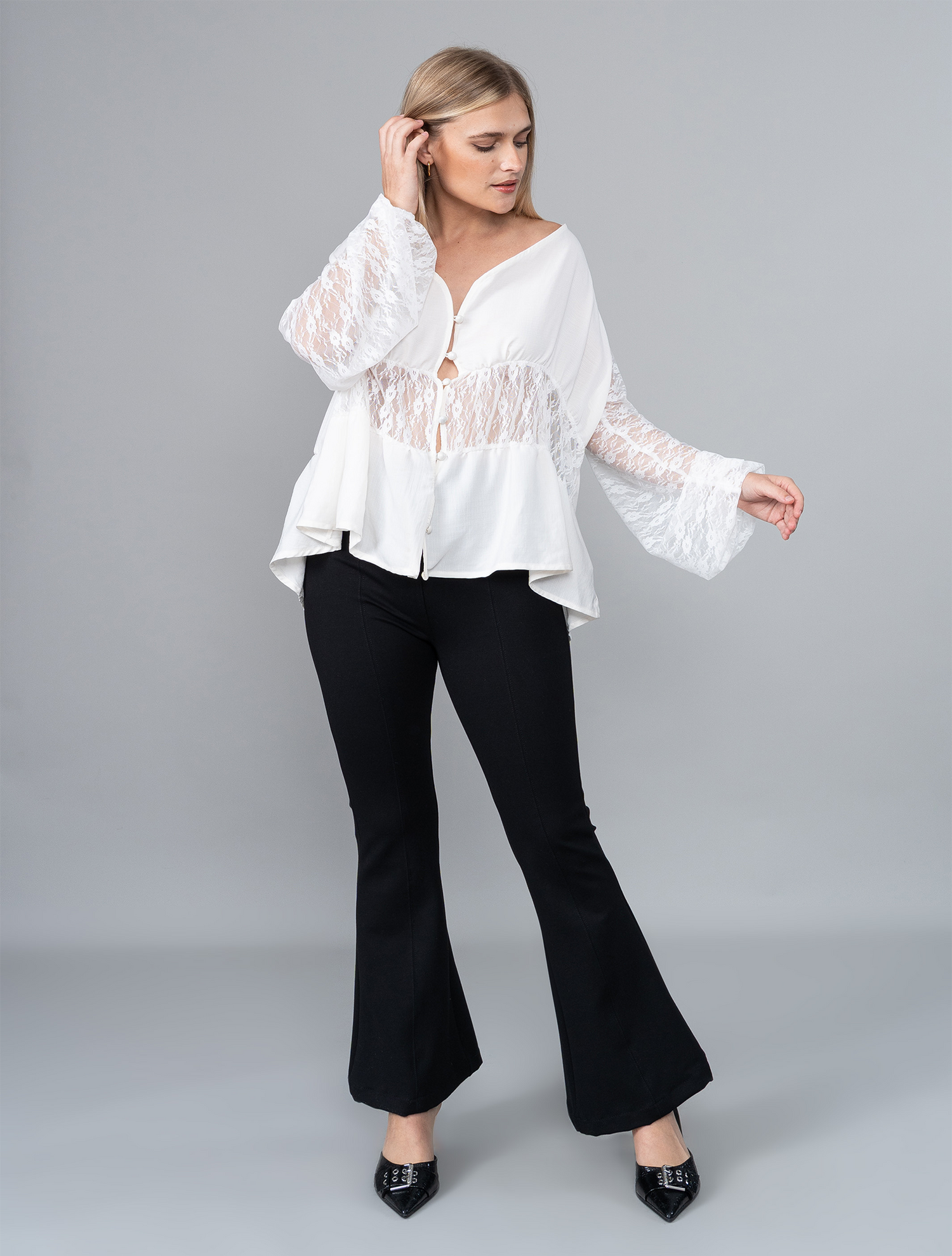 Blusa Valentina Hueso en Lino/Encaje