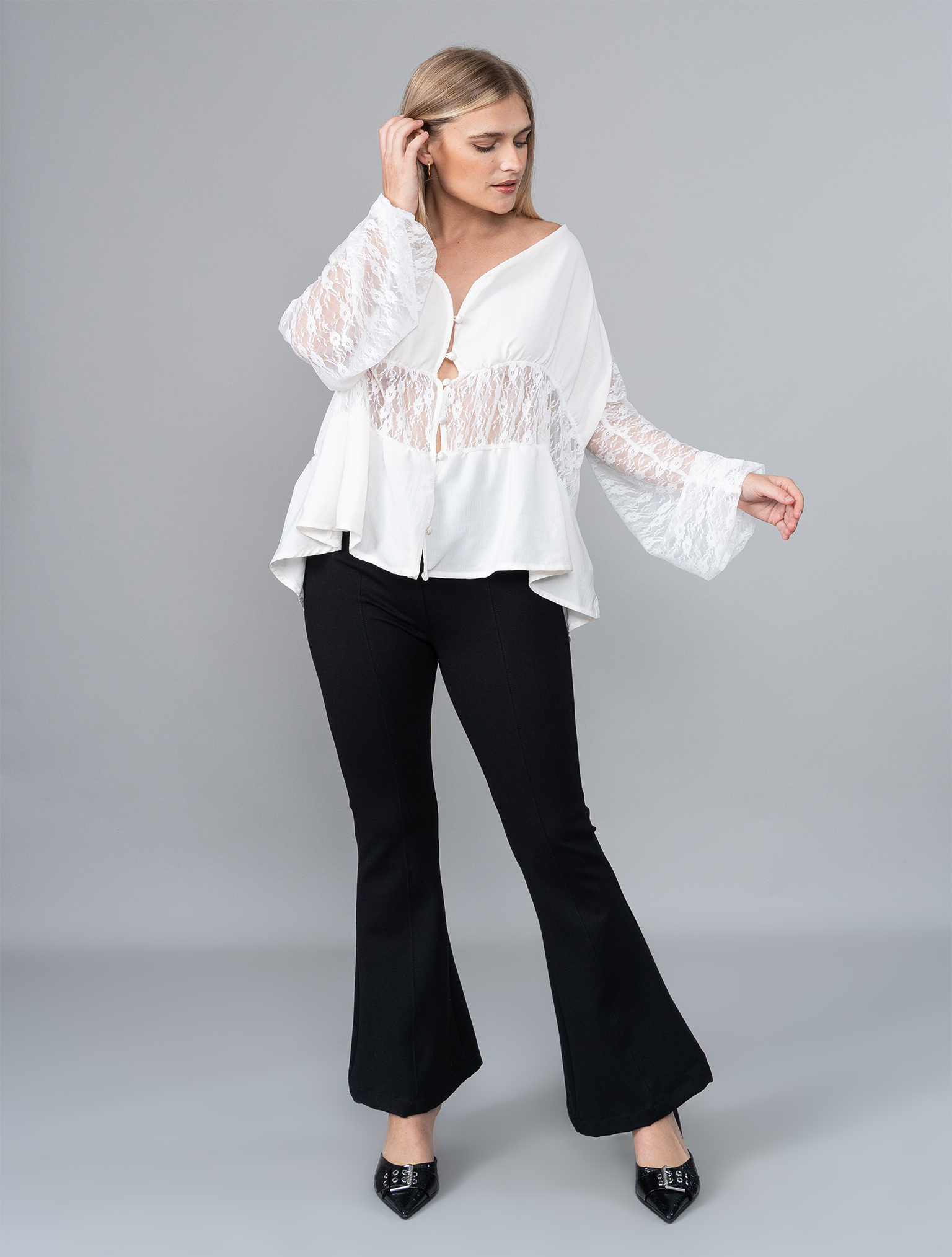 Blusa Valentina Hueso en Lino/Encaje
