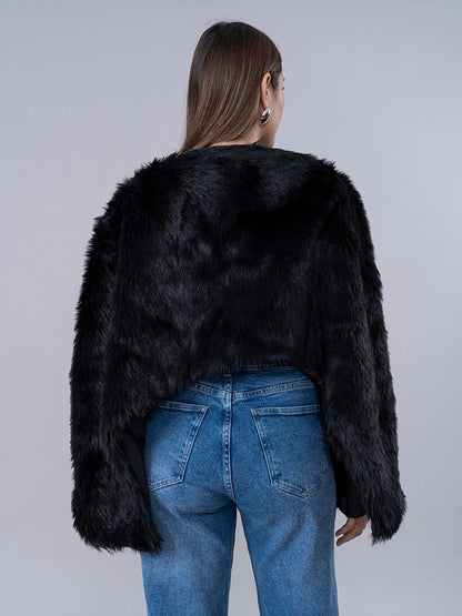 Capa Fur Alana negro - Abrigo de La Matier