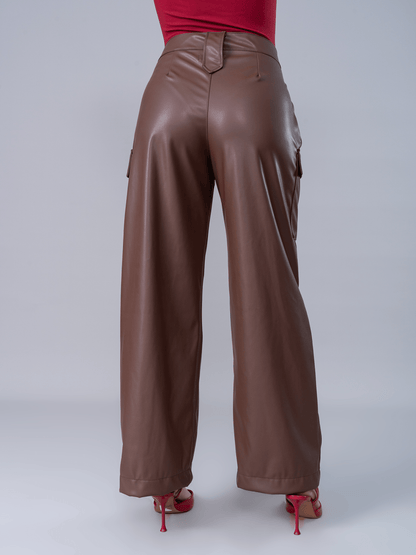 Cargo Efecto Piel Nathalia Marrón - PANTALON de La Matier