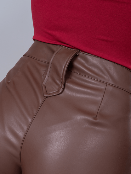 Cargo Efecto Piel Nathalia Marrón - PANTALON de La Matier