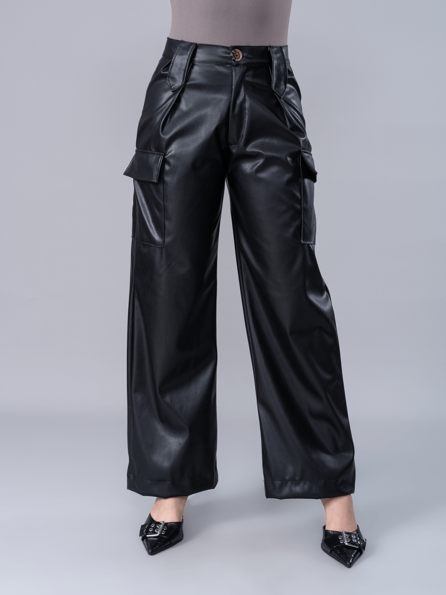 Cargo Efecto Piel Nathalia Negro - Pantalon de La Matier