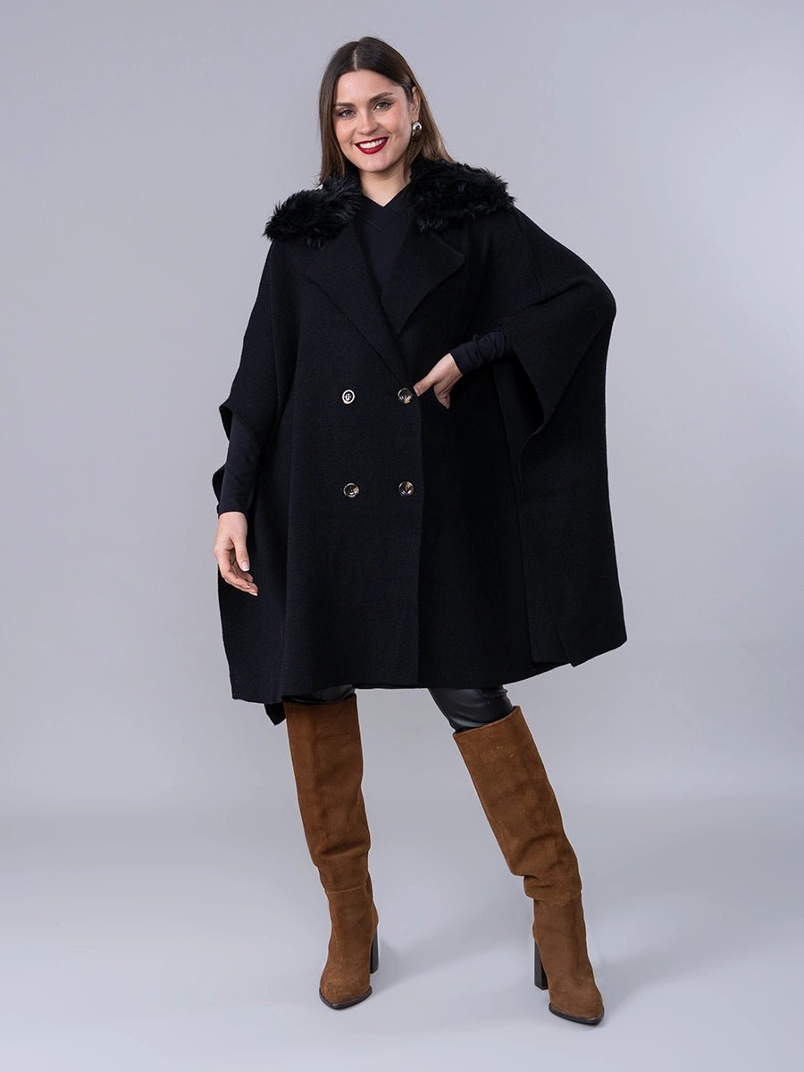 Poncho Tejido Negro Cuello Peluche - Abrigo de La Matier