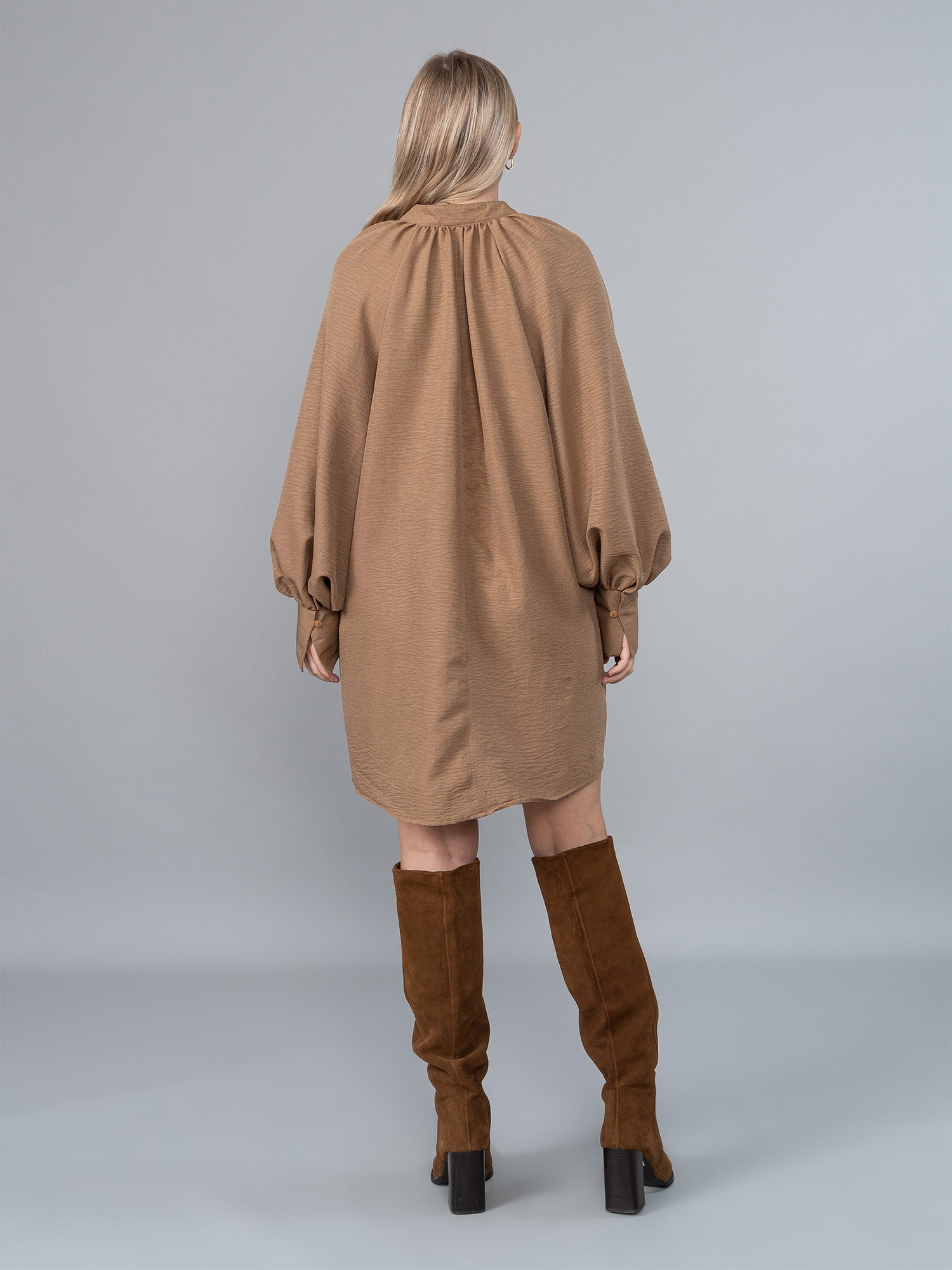 Vestido Mafer Mocha Mousse en Genova