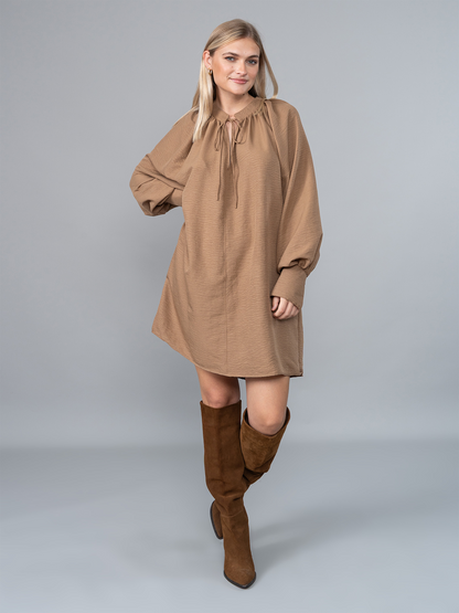 Vestido Mafer Mocha Mousse en Genova